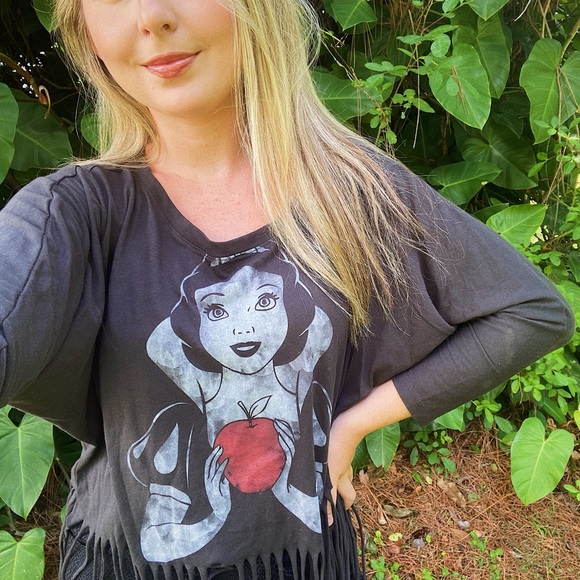Disney Snow White Fringe Top Small - Picture 1 of 6